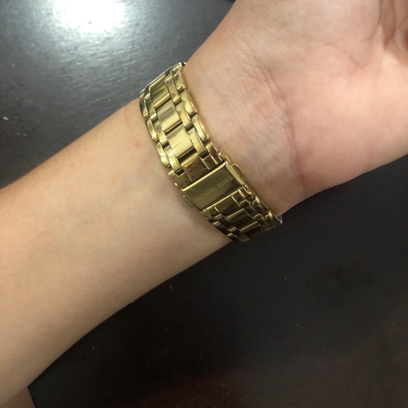 Michael Kors Gold Watch - Picture 4 of 7